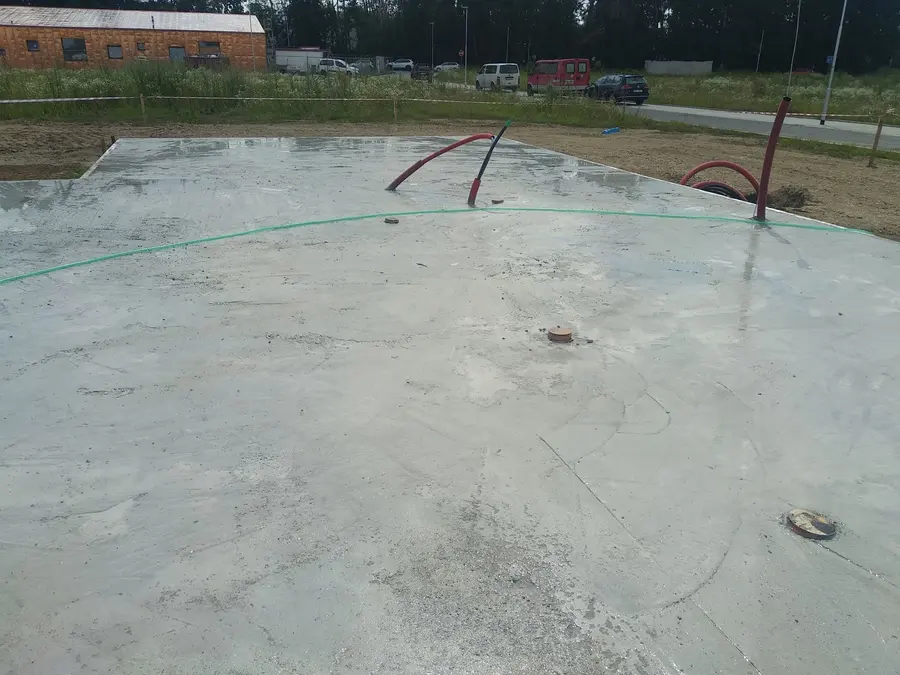 Čerstvě litá základová deska, Pardubice-Svítkov