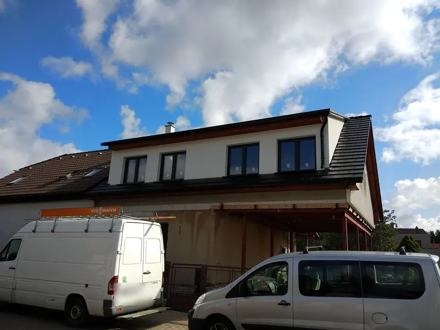 Dvoupodlažní dům po dokončení, Hradec Králové-Plácky